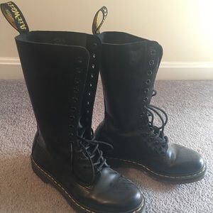Dr. (Doc) Marten 1914 15 Eye Boots Size 9